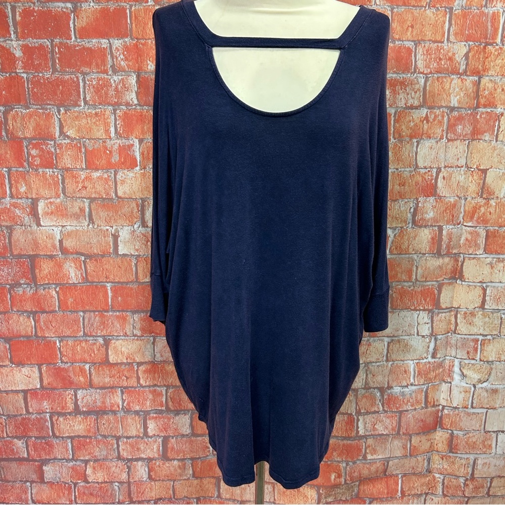 Loveriche Keyhole Tunic‎